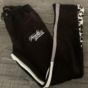 Boohoo Man Large Black Joggers with White and Gray Accent Stars, NWOT